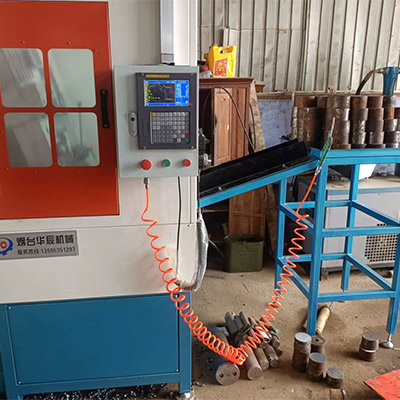 自動(dòng)上下料立式數(shù)控鉆床客戶(hù)現(xiàn)場(chǎng)